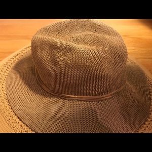 Vince Camuto sun hat